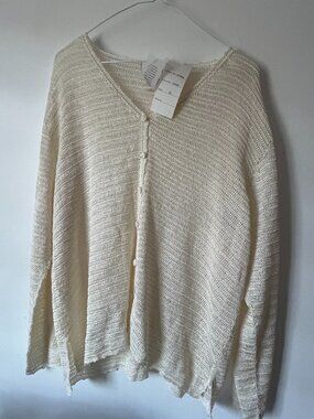 Cream vintage knitted cardigan bran new with tag, size xl, from BETA'S CHOICE.